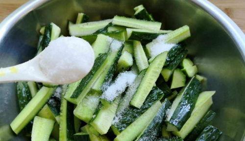 夏天吃瓜拍照技巧,瓜果飘香，定格清凉瞬间